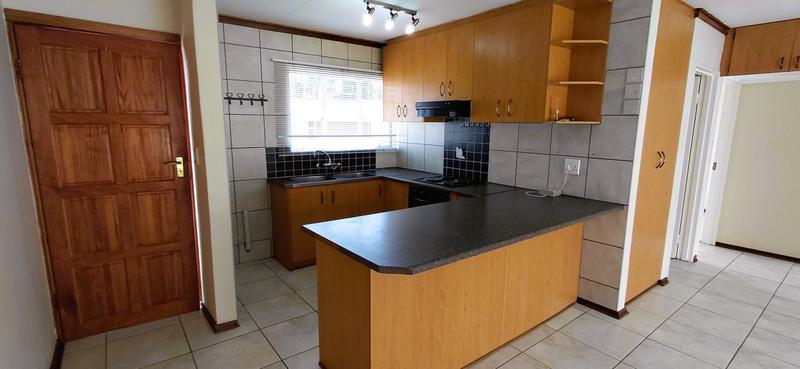 2 Bedroom Property for Sale in Langenhovenpark Free State